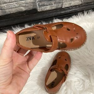 Beautiful shoes selling because my daughter growing up fast 🥺